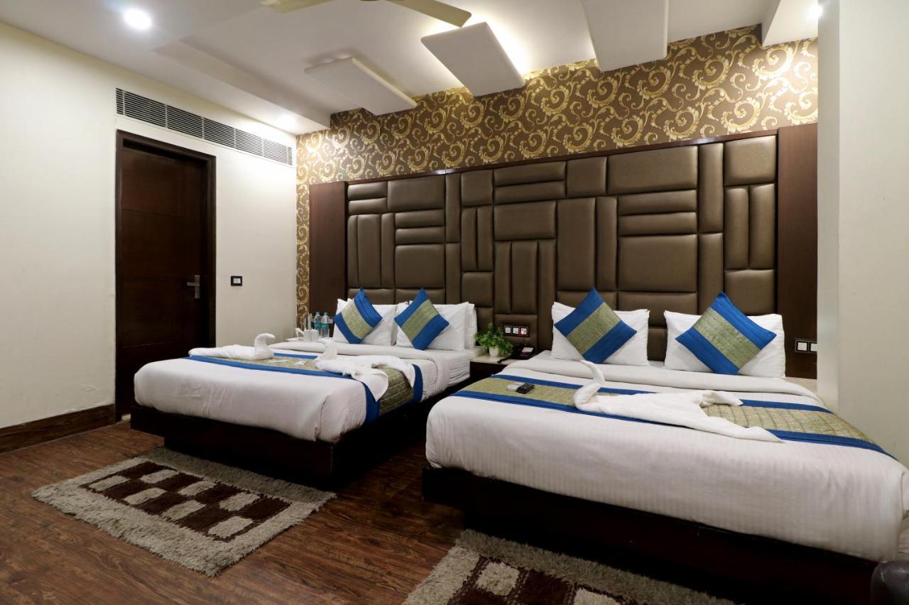 Hotel Mannat International By Mannat New Delhi Bagian luar foto