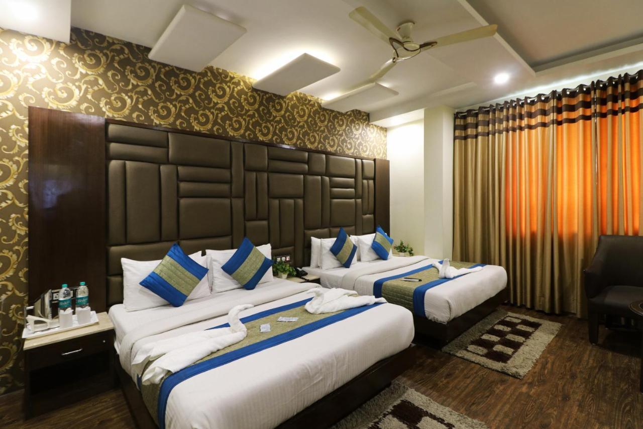 Hotel Mannat International By Mannat New Delhi Bagian luar foto