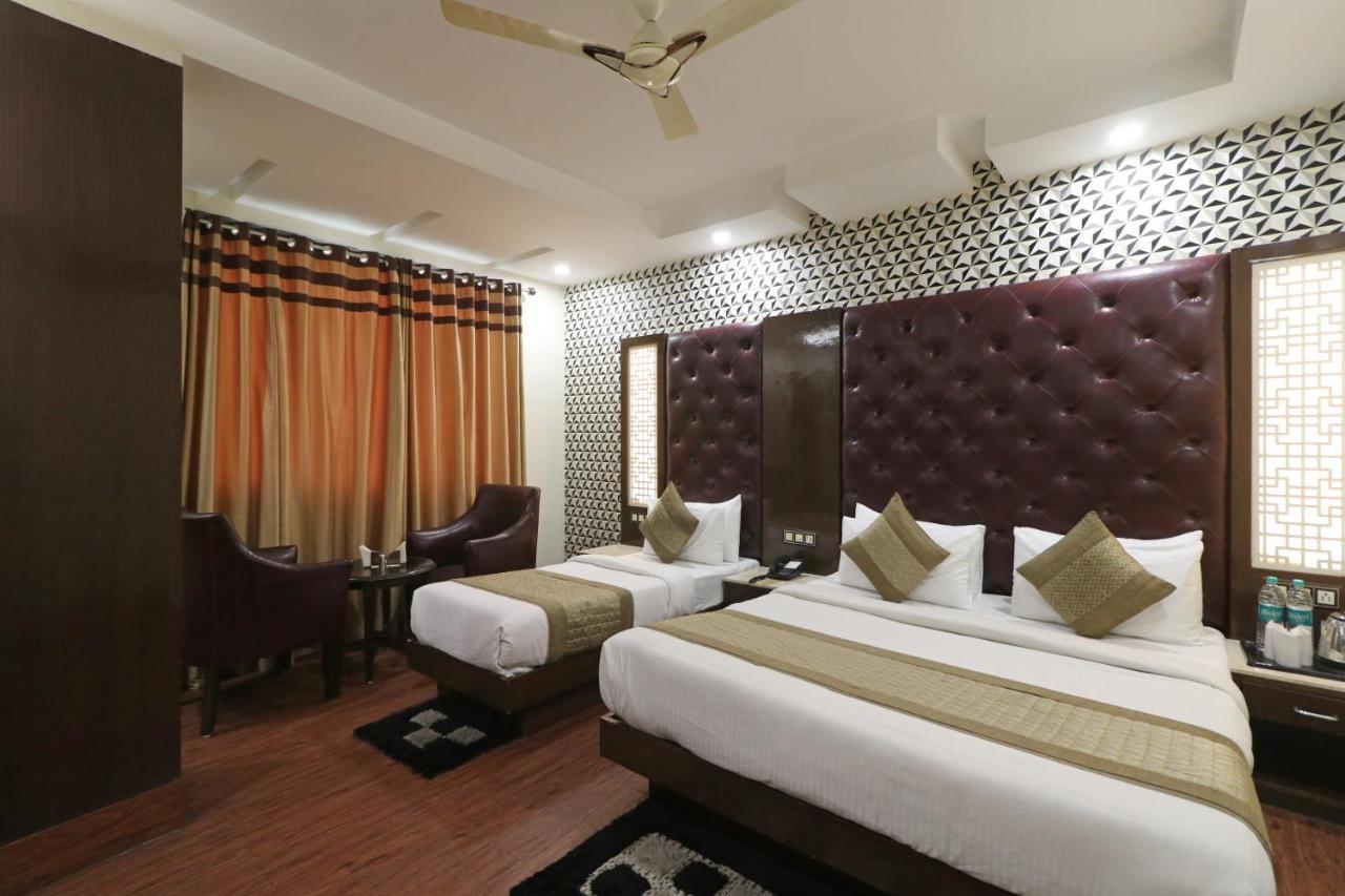 Hotel Mannat International By Mannat New Delhi Bagian luar foto