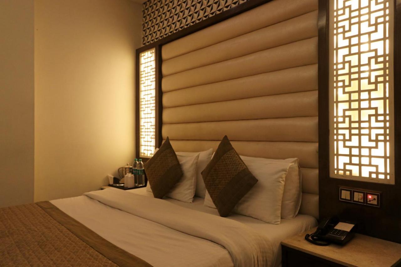Hotel Mannat International By Mannat New Delhi Bagian luar foto