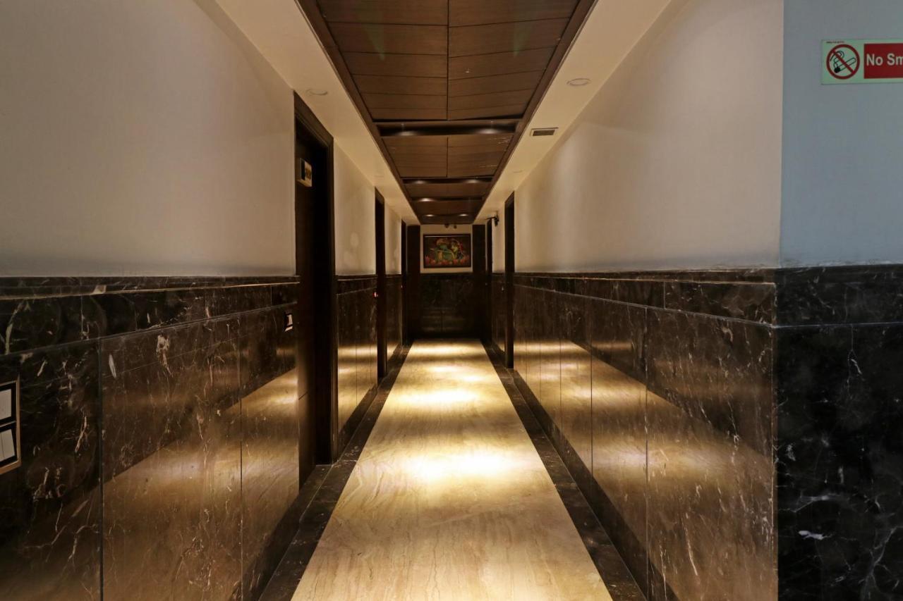 Hotel Mannat International By Mannat New Delhi Bagian luar foto