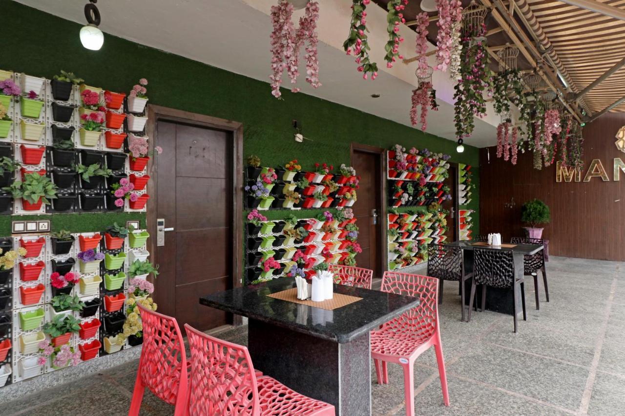 Hotel Mannat International By Mannat New Delhi Bagian luar foto